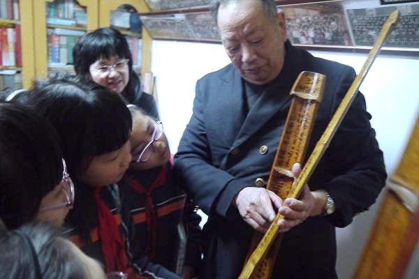 杨怀远的“小扁担”
